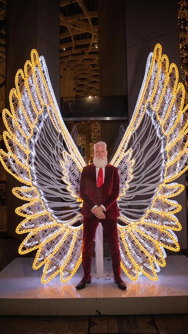 The countdown to Christmas is about to begin…

Follow @fashionsanta journey through the illuminating arcades at @Victorialeeds, as he embarks on an exploration for the finest luxury Christmas gifts and goodies for even the most stylish on his festive list ✨

#ChristmasRefined