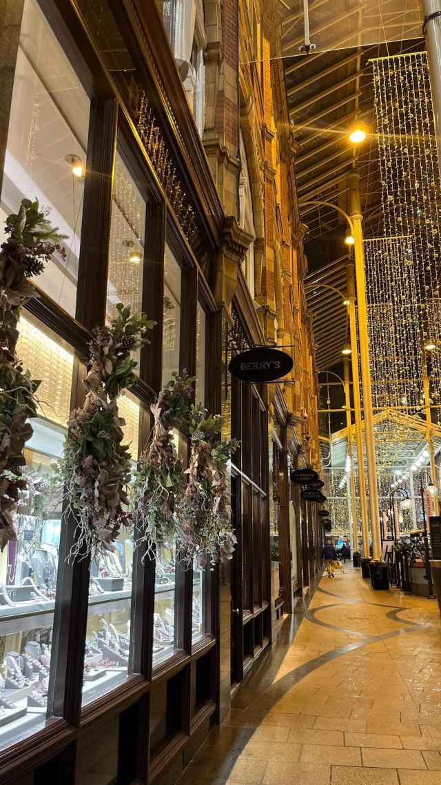 Whether you’re shopping for someone special, or an indulgent Christmas treat for you, discover dazzling pieces inside @berrysjewellers boutique ✨

Your next forever piece or family heirloom could be waiting inside…