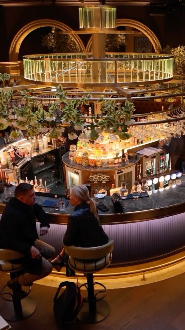 Dine in luxury this Christmas at Victoria Leeds 🥂

You’re spoilt for choice with @theivyasia , @thecutandcraft , @habbibi.leeds , @fourthfloorbrasserie_leeds and lots more! 

Be sure to book your tables soon in this busy festive season✨