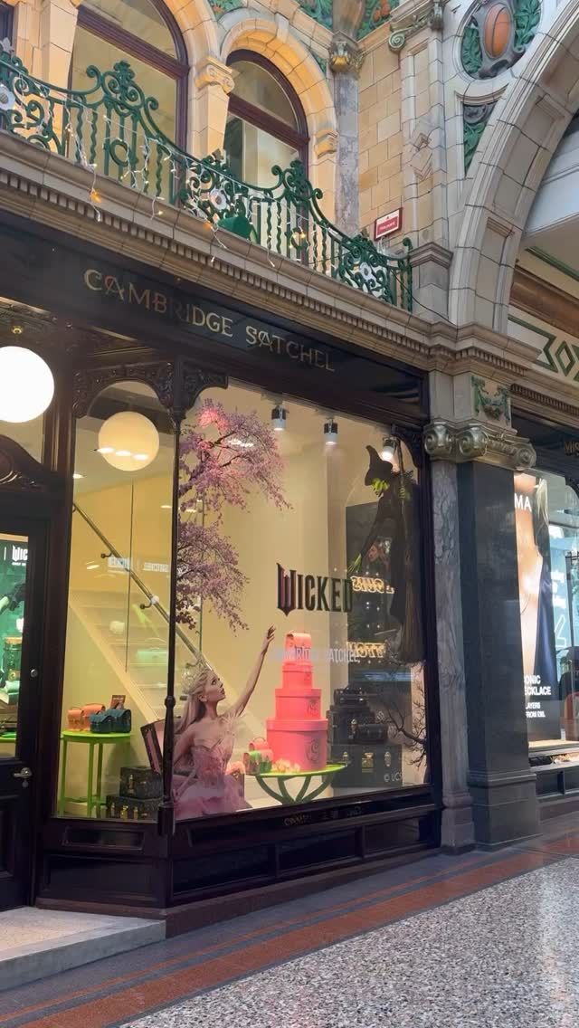 Opened today in Victoria Quarter, @cambridge_satchel wows with a #wicked first look at their handcrafted sustainable bag selection. 

You can even catch Ariana Grande styling one of their bags in the new @wickedmovie movie ! 🪄 

Their bags are crafted in the UK using sustainably sourced leather while also making use of unused material to create quirky bag charms, ensuring nothing goes to waste!