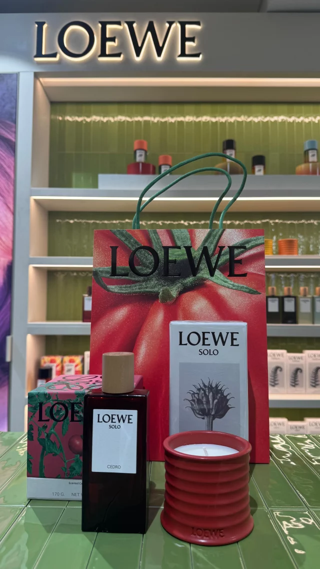Invite yourself on a sensorial journey with @loewe at @harveynichols 💐

Blending colour, scent and emotion, these perfumes are not one to miss! 

Inspired by the natural world, the new counter presents a selection of creative scents to inspire. Available on the ground floor in Harvey Nichols✨