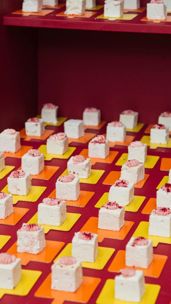 This one is for the curious minds… 
Step into a world of illusion in our Drink Me, Eat Me activation in Victoria Quarter! 🔍

In collaboration with @wonderlandleeds , we’ve unveiled a place where nothing is what it seems! 
Find mind-bending mirrors, interactive surprises and even a sweet treat to reward your curiosity🍬

Visit between 10am-6pm daily (Sunday 11am-6pm) and tag us in your pictures!