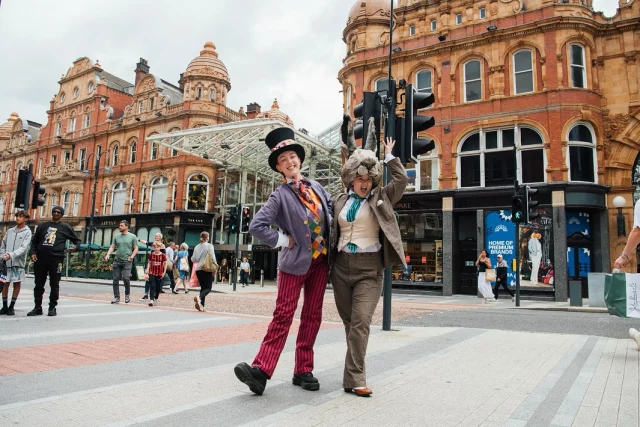Have you taken a trip down the rabbit hole yet? The Mad Hatter is waiting for you! 🎩

We’ve seen some amazing performances from the Mad Hatter’s Tea Party, bringing @wonderlandleeds to life in Victoria Gate. 

Plus- if you’ve not tried the marshmallows yet in our Drink Me, Eat Me illusion box, you’re missing out!

Don’t be late for this very important date! Visit our centre between now and the 31st August to see Wonderland Awaits ⏳