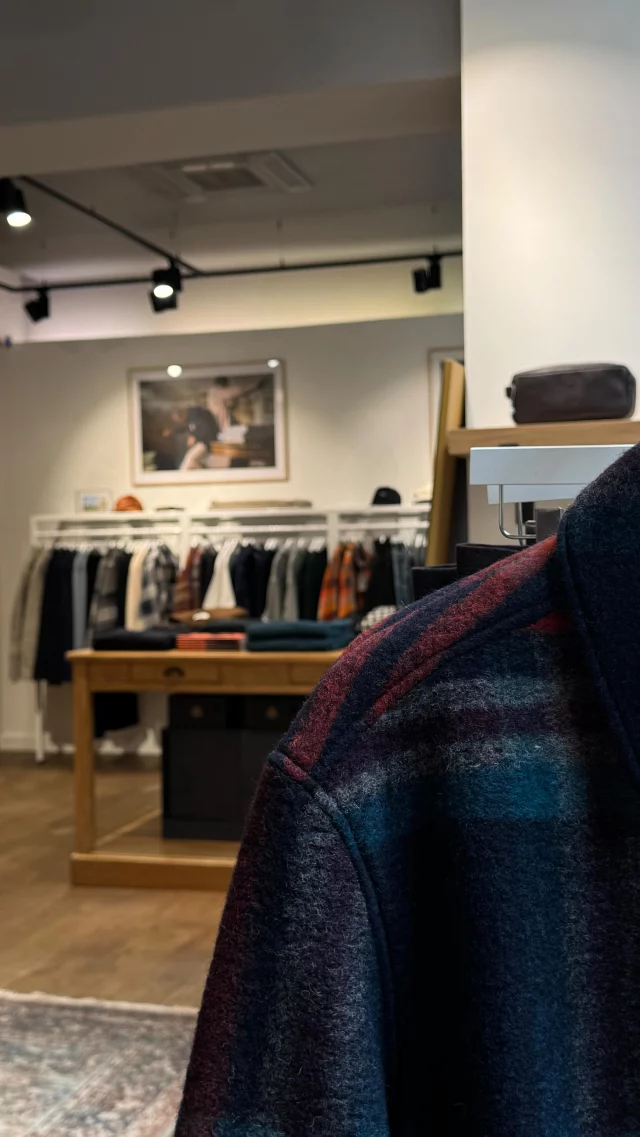We’re so excited to announce the arrival of @waxlondonclothing to Victoria Leeds!✨

One step into their store will leave you relaxed and comfortable, with menswear from knitted jumpers to more formal shirts to suit any occasion.

Opened today, be sure to visit their new store in Victoria Quarter! 🧢