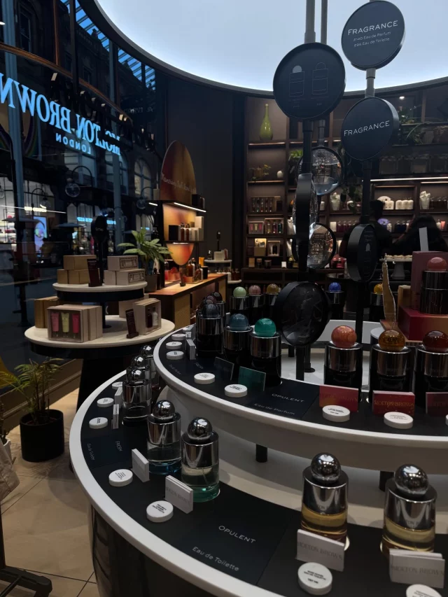 New year, new glow ✨

A wellness reset is calling, from mini moments to full-on pampering, discover self-care all under one roof, including:

- @moltonbrown hand and arm massages
- @aesop soothing skin care 
- @townhouse fresh manicure
- @hourglasscosmetics makeovers at @harveynichols 
- @neomwellbeing helps you discover your wellbeing needs
- @allertons.online massages, hair care and more

Tap the link in our bio to see the full wellness edit🧴