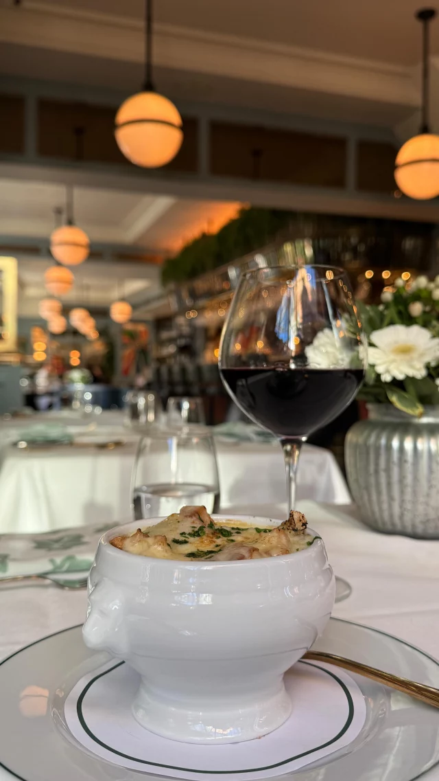 Step into 1917 when the @the_ivy_collection first opened their doors and explore their timeless two-course menu🥄

Indulge in luxury for less, priced at just £19.17 book your midweek treat from 11.30am every day and enjoy French Onion Soup, Wild Mushroom Truffle Linguine and more✨