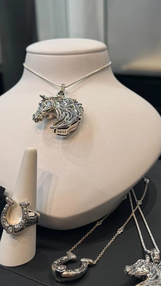 The year of the horse has arrived with Lunar New Year, and @thomassabo have the perfect gifts to mark the occasion!🐎🧧

With gorgeous pieces across their Elyndra and new Rebel at Heart Wild Horses collections, discover beautiful sterling silver in store. Plus, collect a new pendant for your charm bracelets with their Horse Head good luck charms ✨
