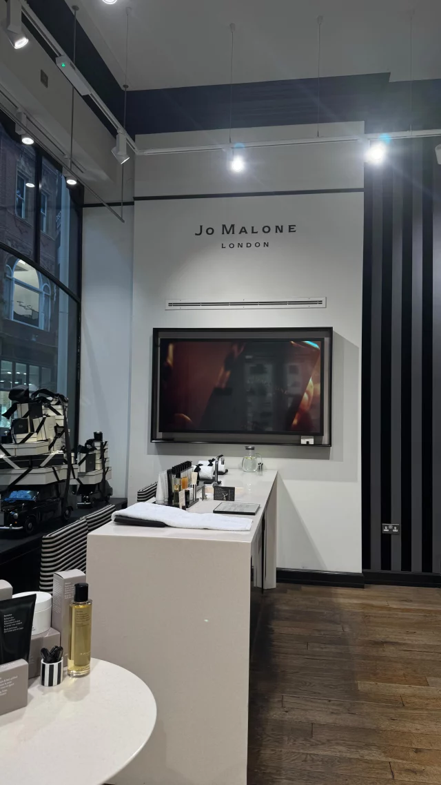 Slowing things down and leaning into rituals that actually feel good✨

@jomalonelondon new Care Collection is all about care for self and skin, beautifully created formulas infused with aromatherapy scents, inspired by the ancient rituals of Roman Baths.

Indulge in quiet luxury and take a step into Jo Malone in Victoria Quarter!