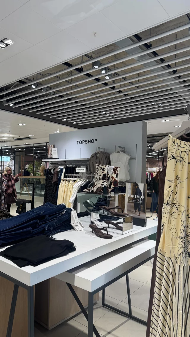 Nostalgia is in the air as @topshop lands in @johnlewis 👢

We couldn’t be happier seeing Topshop return to Leeds alongside Topman in our John Lewis here in Victoria Gate! 

Once you step in, you’ll want to purchase everything! From gorgeous buttery yellows, to suede jackets and those incredible cowboy style boots- we’re in love with the new range✨

Let us know your favourite pieces below…