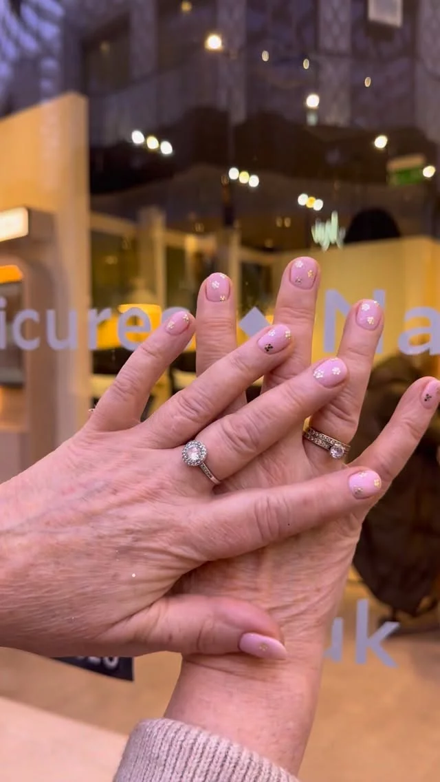 There’s nothing like a new set of nails to start the week off right💅🏼

@townhouse are offering 25% off your next two visits in their Victoria Gate salon, use code LEEDS25 to claim this offer!