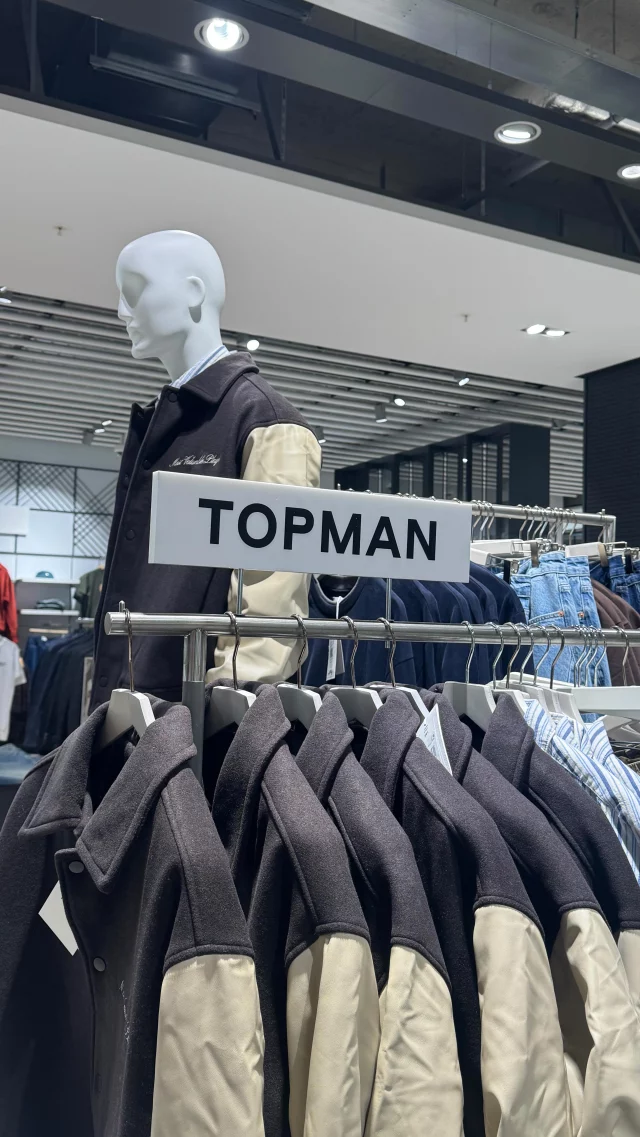 Topman is back in Leeds, and we’re so happy to see it!

Located on the ground floor in @johnlewis , @topman has made its return to the city✨

Shop the latest in men’s fashion in store!