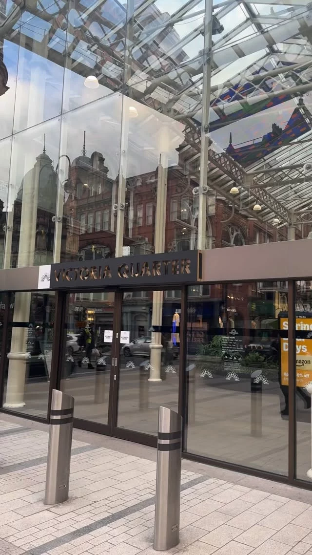 In need of last minute Mother’s Day gift inspo? Let us show you how to treat her this weekend 🤍

- @nobodyschild scarf 
- @anthropologie Mum mug
- @loccitane lotion gift sets 
- @penhaligons Halfeti hand lotion duo
- @amorino.uk pink heart gelato
- @neomwellbeing diffuser
- @lisaangeluk dried flowers